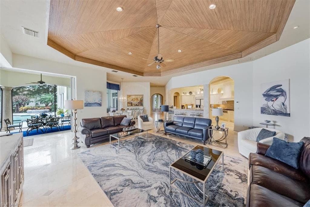 13681 Pondview Cir, Naples, FL 34119-29