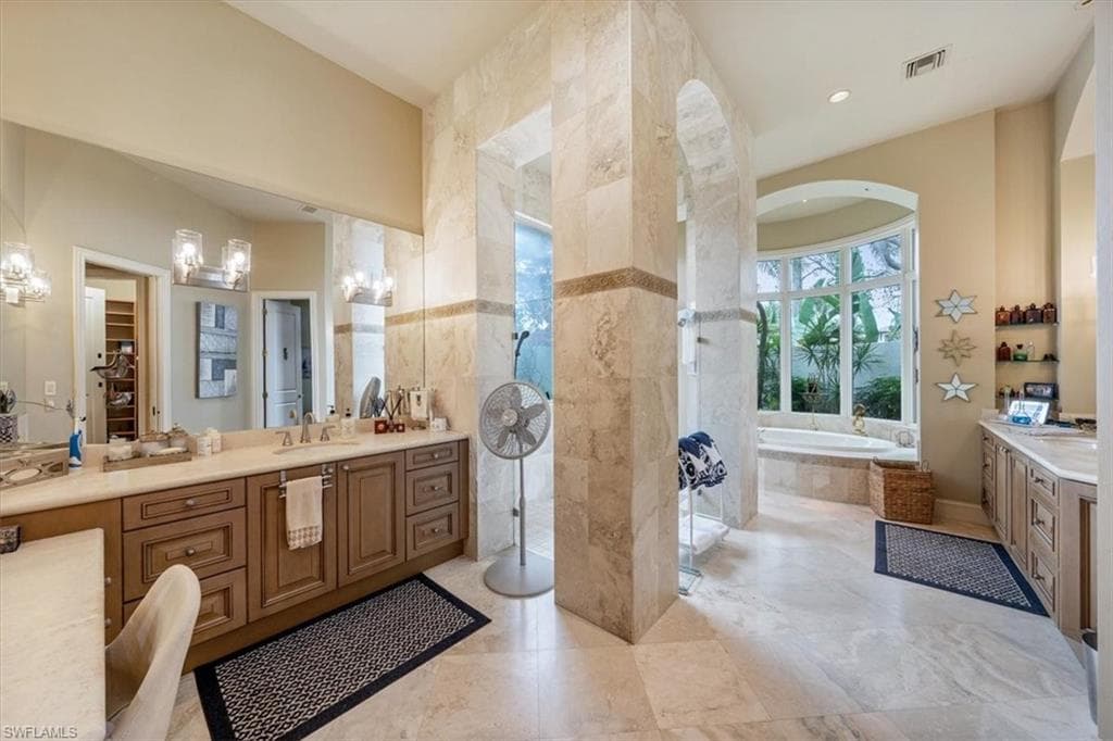 13681 Pondview Cir, Naples, FL 34119-40