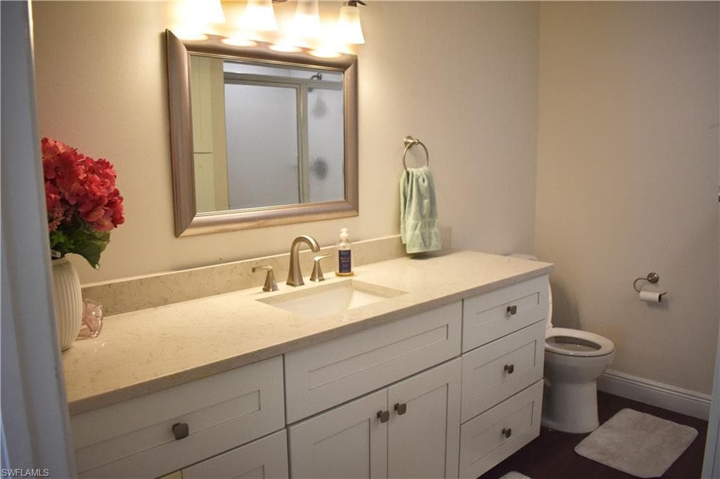 7725 Jewel Ln 202, Naples, FL 34109-10