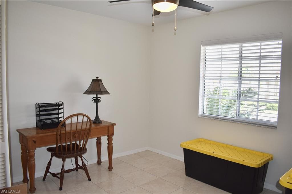 7725 Jewel Ln 202, Naples, FL 34109-11