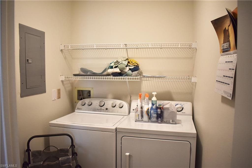 7725 Jewel Ln 202, Naples, FL 34109-13
