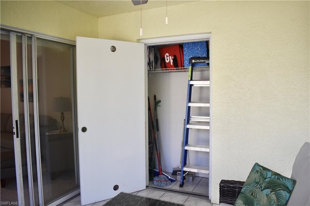 7725 Jewel Ln 202, Naples, FL 34109-15