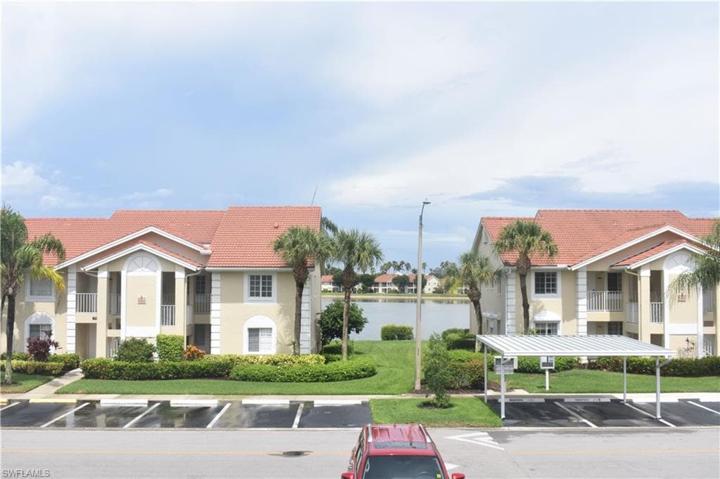 7725 Jewel Ln 202, Naples, FL 34109-17