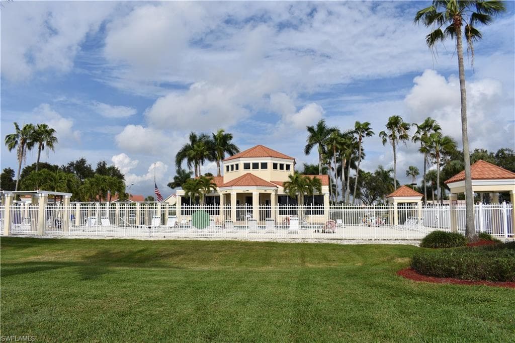 7725 Jewel Ln 202, Naples, FL 34109-21