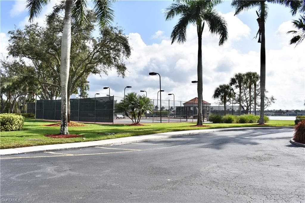 7725 Jewel Ln 202, Naples, FL 34109-24
