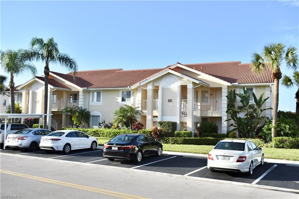 7725 Jewel Ln 202, Naples, FL 34109-1