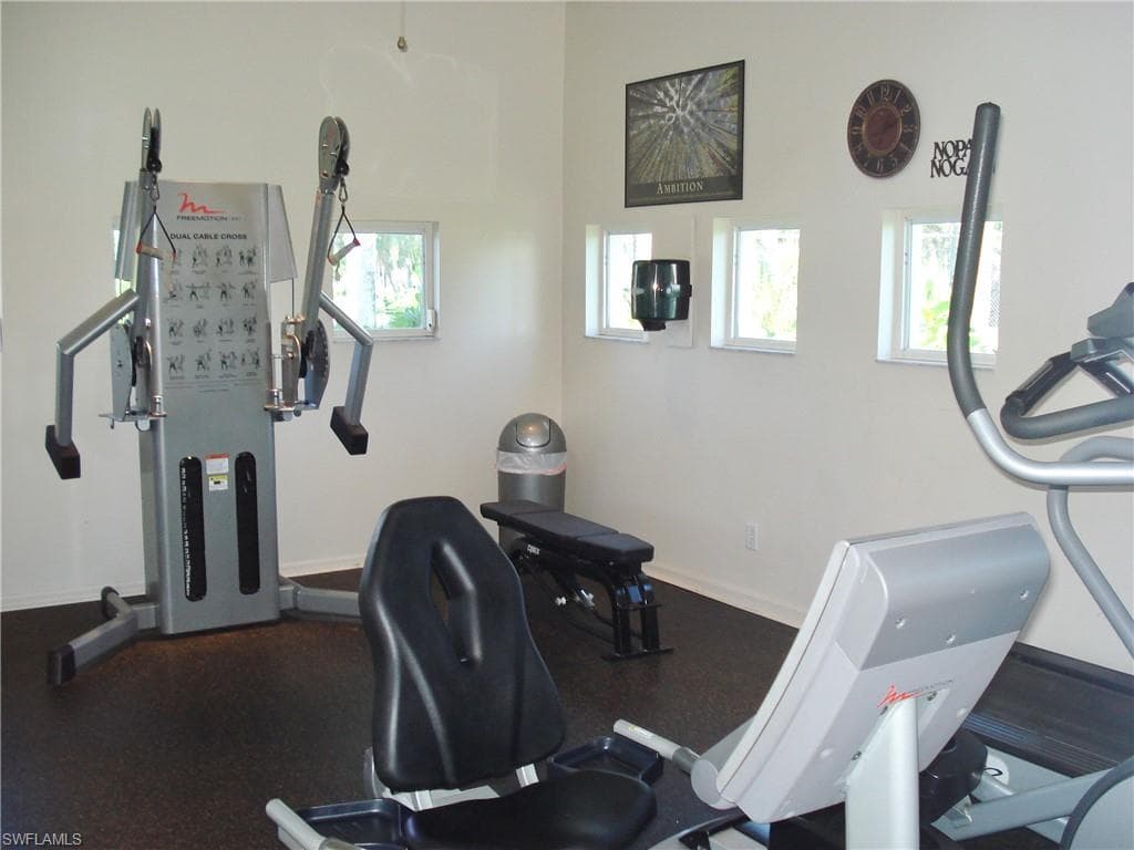 7725 Jewel Ln 202, Naples, FL 34109-29