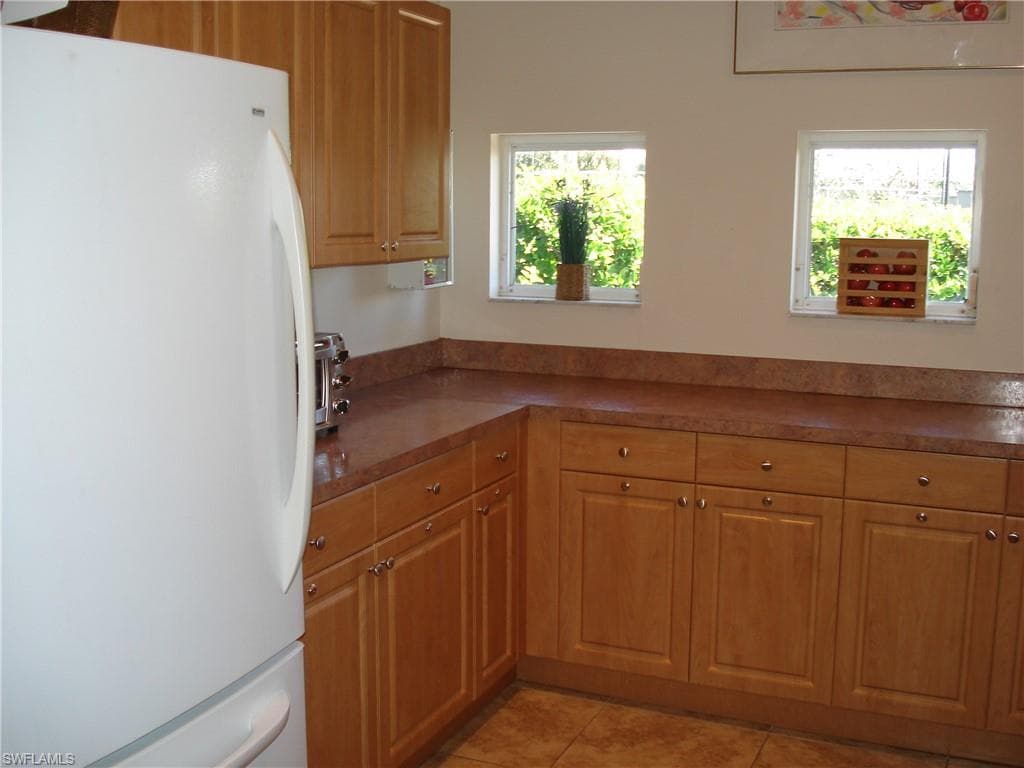7725 Jewel Ln 202, Naples, FL 34109-30