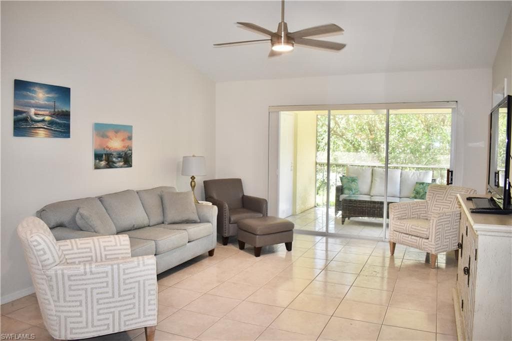 7725 Jewel Ln 202, Naples, FL 34109-6