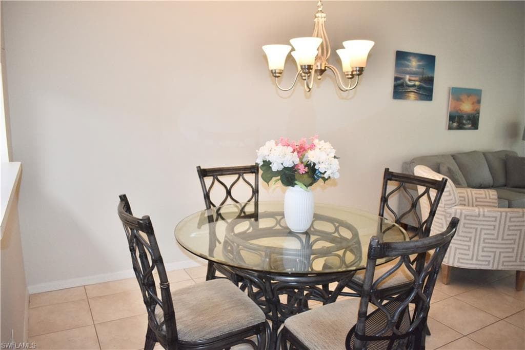 7725 Jewel Ln 202, Naples, FL 34109-7