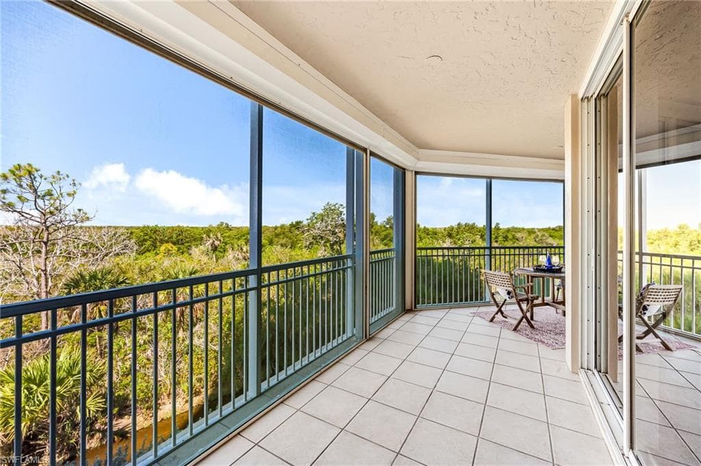 1001 Arbor Lake Dr 102, Naples, FL 34110-24