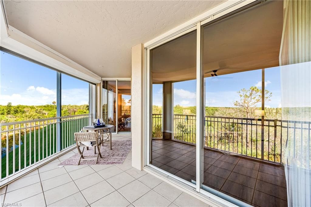 1001 Arbor Lake Dr 102, Naples, FL 34110-25