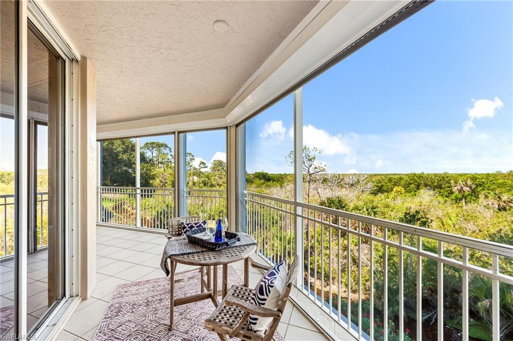 1001 Arbor Lake Dr 102, Naples, FL 34110-26
