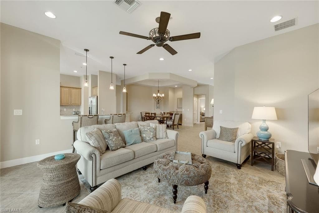 9221 Quartz Ln 9-202, Naples, FL 34120-6