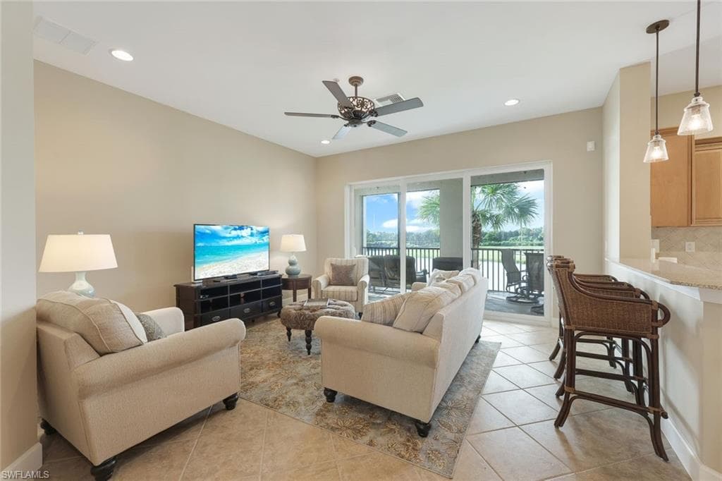 9221 Quartz Ln 9-202, Naples, FL 34120-7