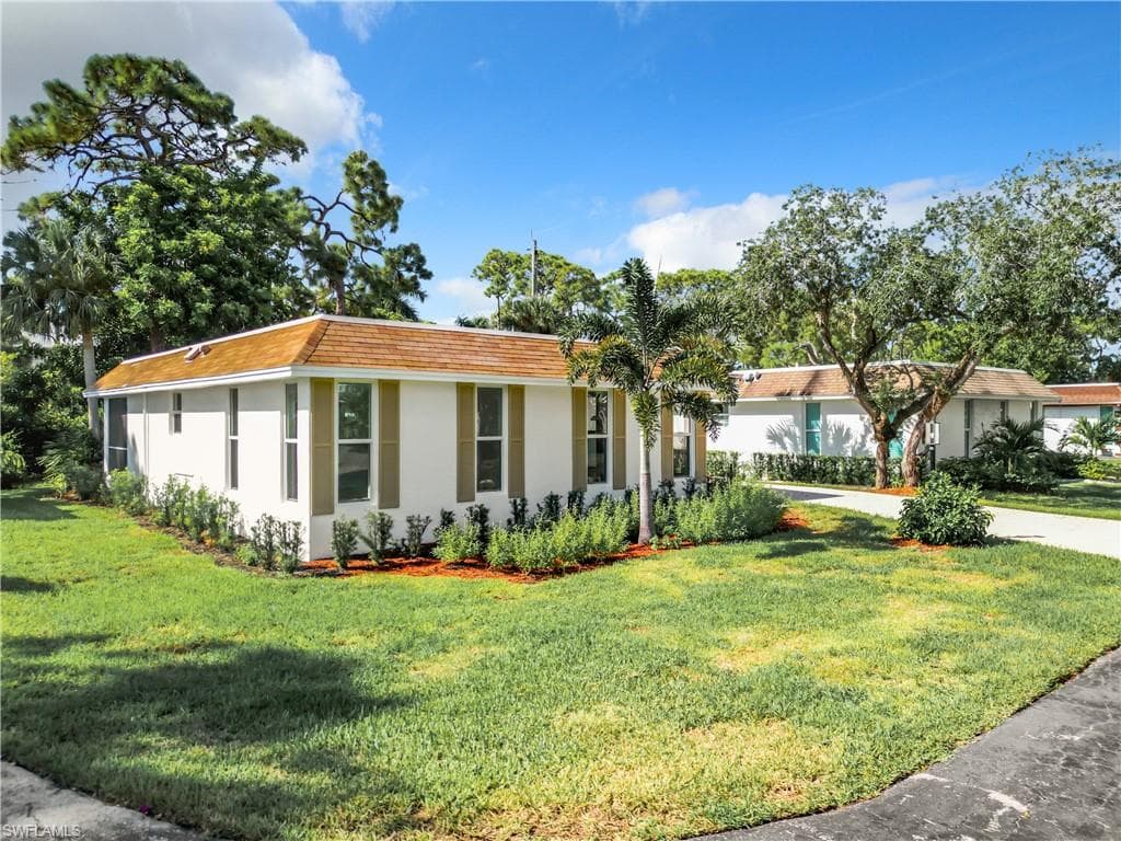 375 Carnaby Ct 54, Naples, FL 34112-10