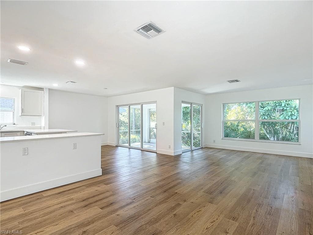 375 Carnaby Ct 54, Naples, FL 34112-14