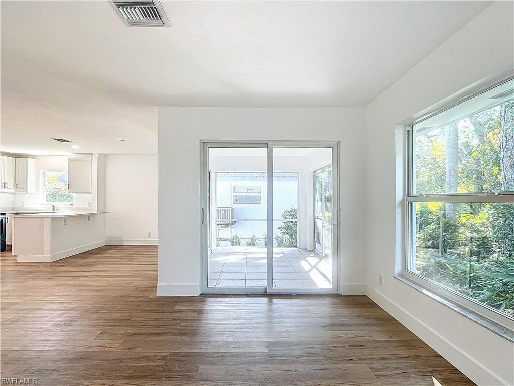 375 Carnaby Ct 54, Naples, FL 34112-16