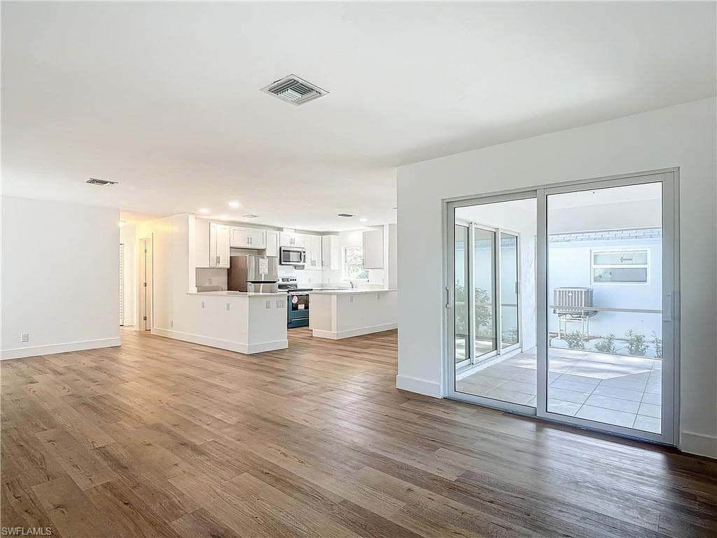 375 Carnaby Ct 54, Naples, FL 34112-18