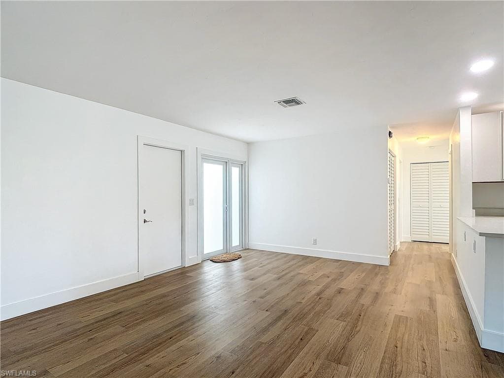375 Carnaby Ct 54, Naples, FL 34112-20