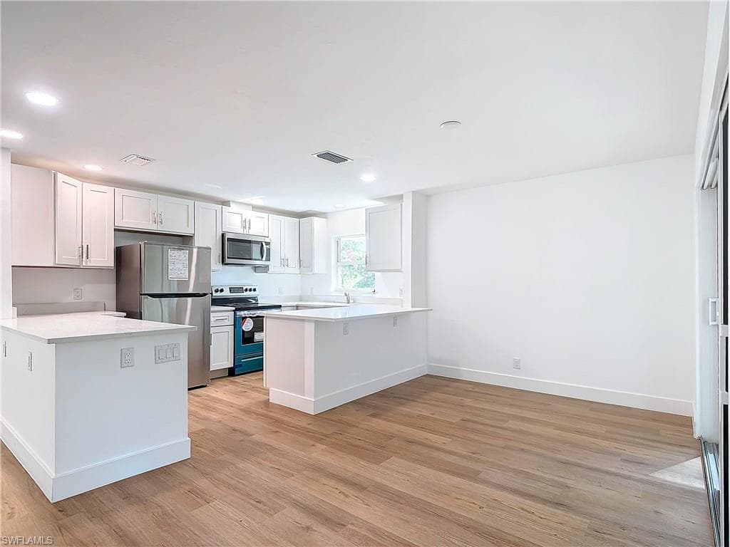 375 Carnaby Ct 54, Naples, FL 34112-21