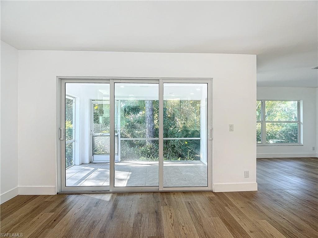 375 Carnaby Ct 54, Naples, FL 34112-22