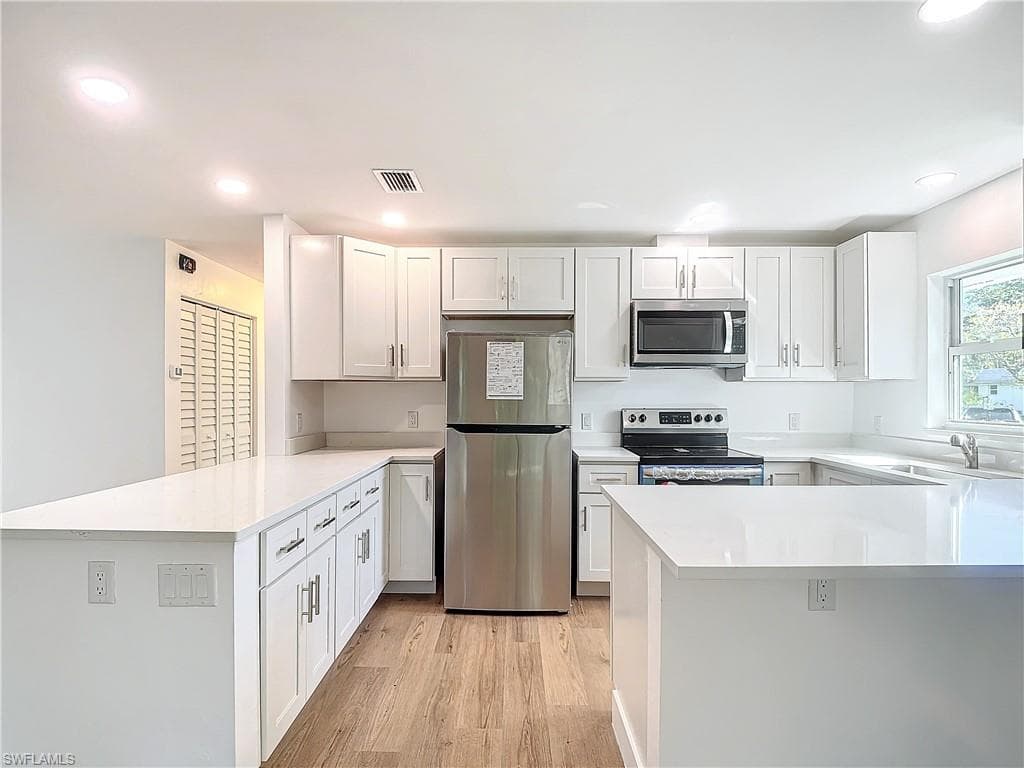 375 Carnaby Ct 54, Naples, FL 34112-26