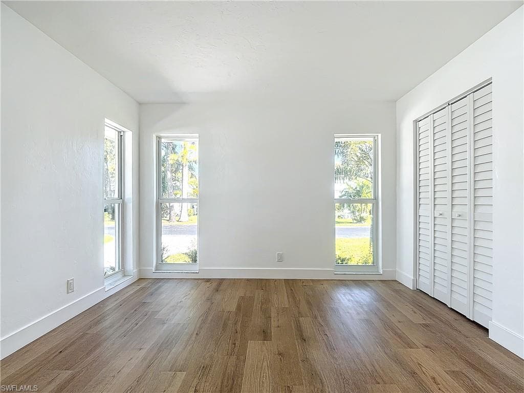 375 Carnaby Ct 54, Naples, FL 34112-34