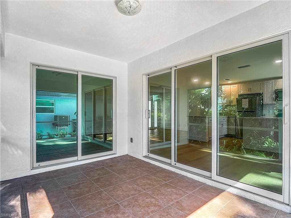 375 Carnaby Ct 54, Naples, FL 34112-44