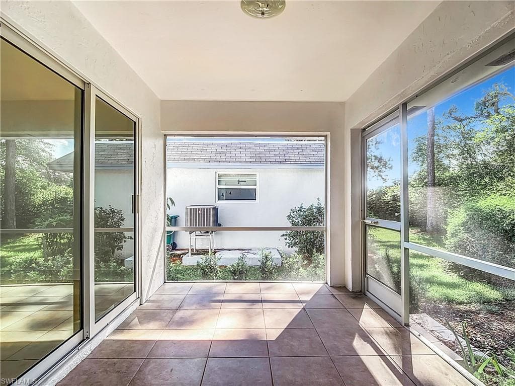 375 Carnaby Ct 54, Naples, FL 34112-45