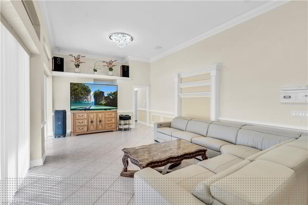5024 8th Pl, Cape Coral, FL 33914-14