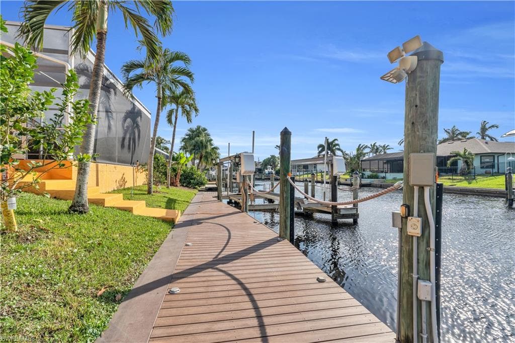 5024 8th Pl, Cape Coral, FL 33914-40