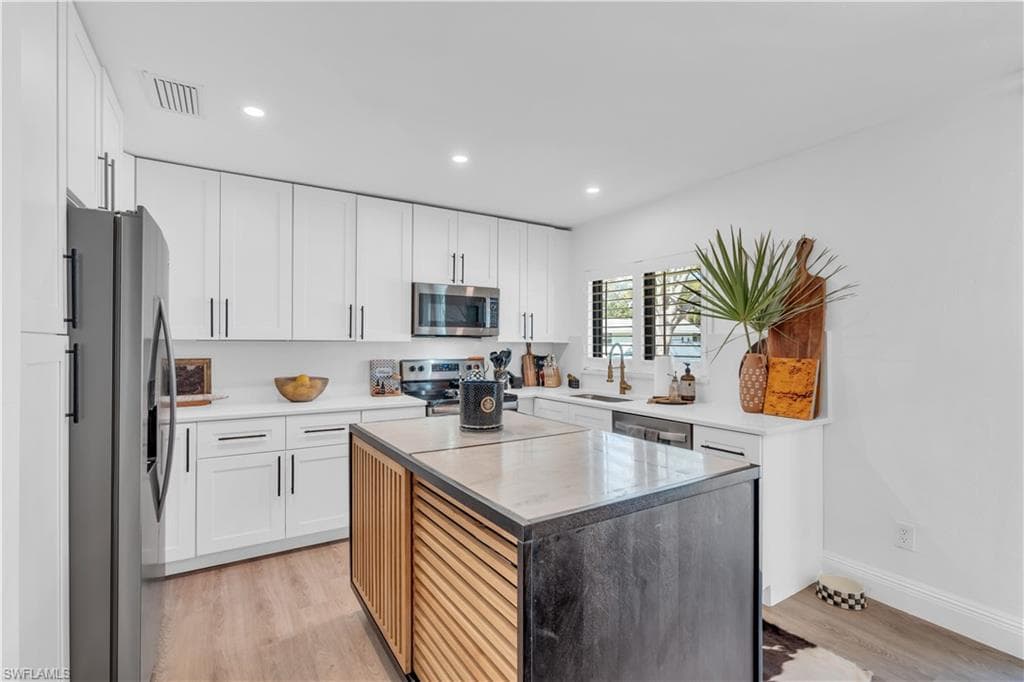 230 Georgetown Blvd 45, Naples, FL 34112-18