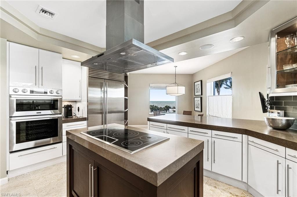 8473 Bay Colony Dr 304, Naples, FL 34108-11