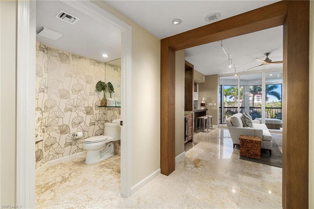 8473 Bay Colony Dr 304, Naples, FL 34108-17