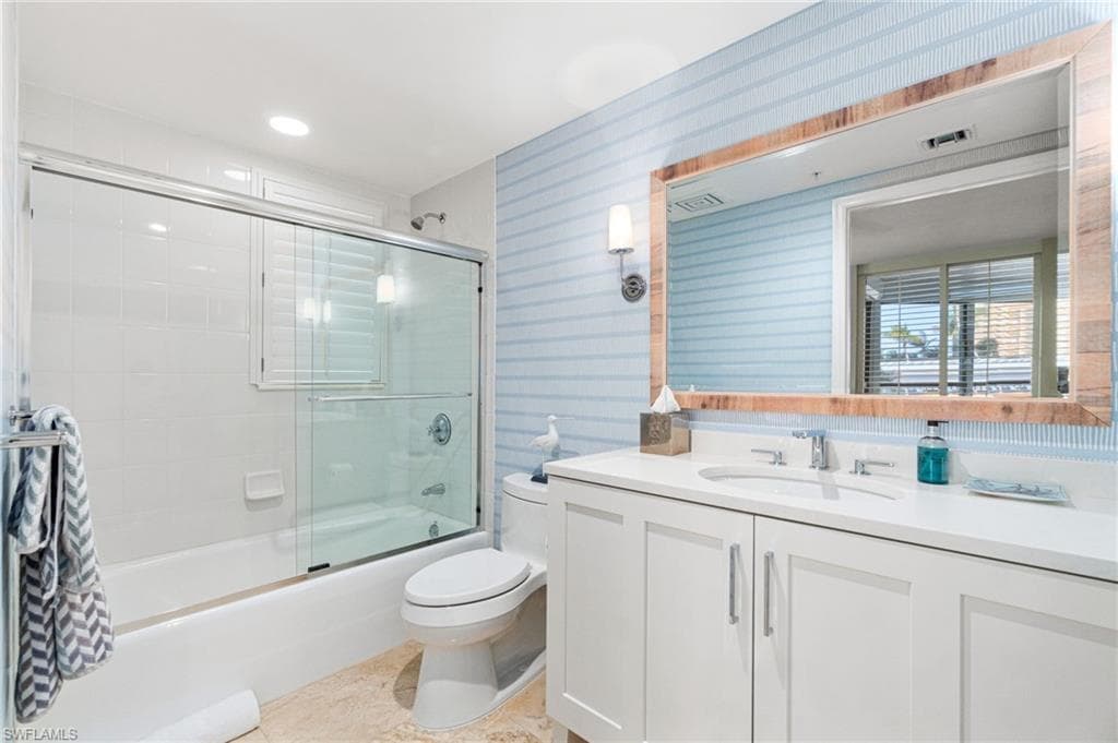 8473 Bay Colony Dr 304, Naples, FL 34108-25