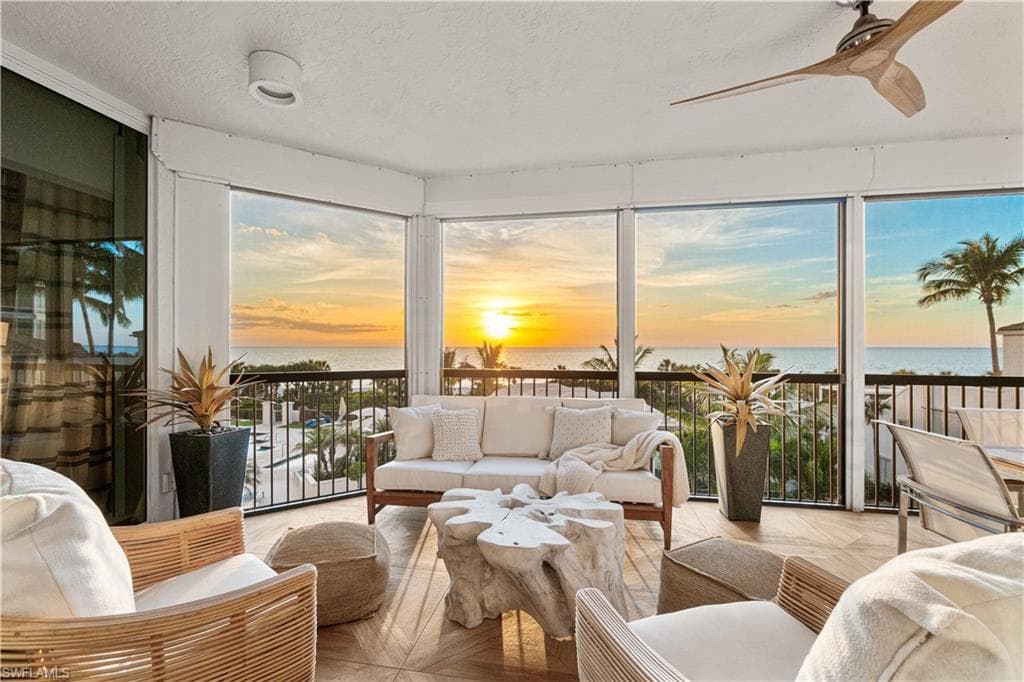 8473 Bay Colony Dr 304, Naples, FL 34108-33