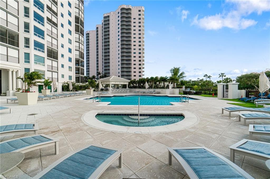 8473 Bay Colony Dr 304, Naples, FL 34108-37