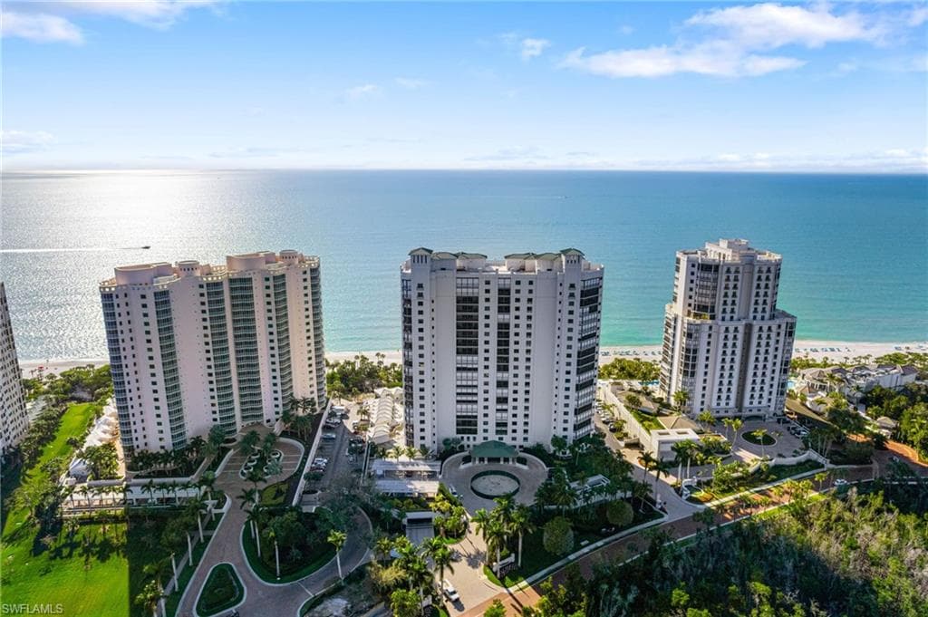 8473 Bay Colony Dr 304, Naples, FL 34108-40