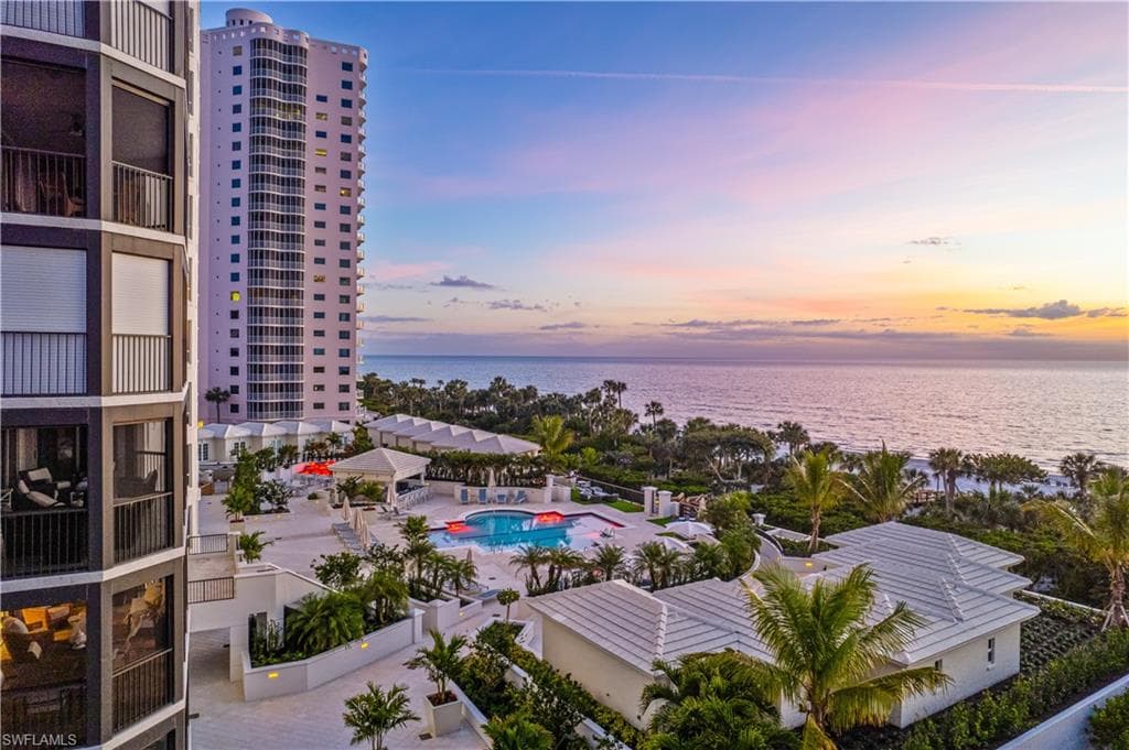 8473 Bay Colony Dr 304, Naples, FL 34108-46