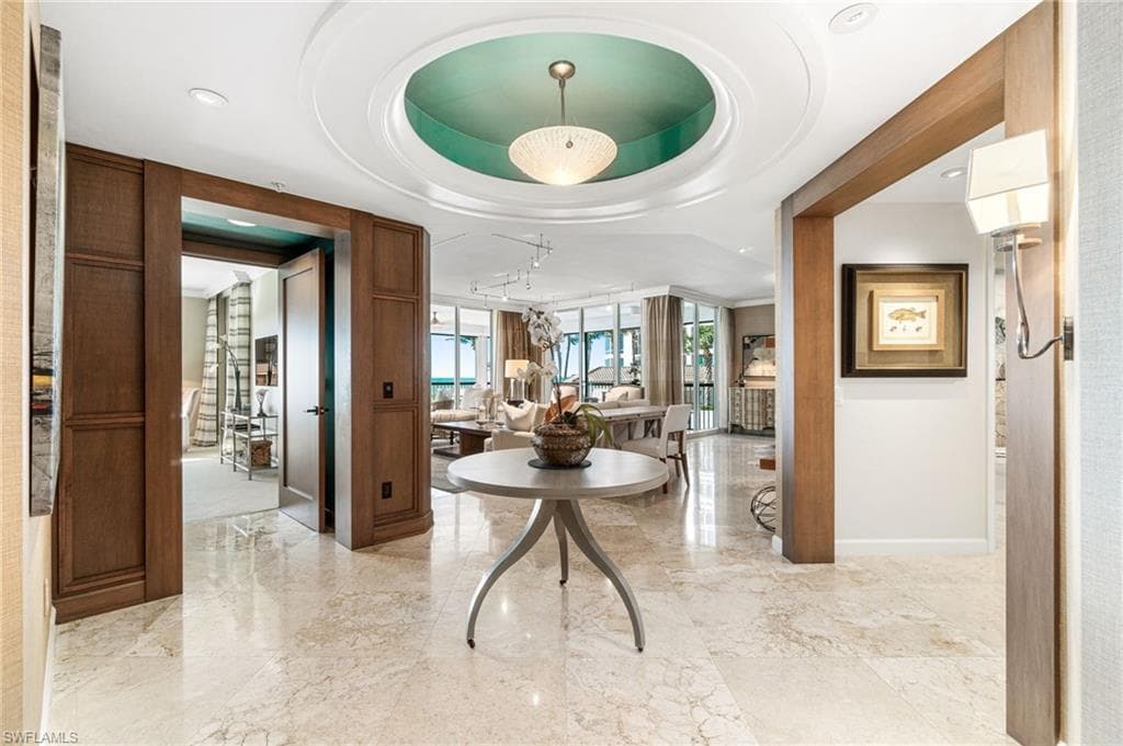 8473 Bay Colony Dr 304, Naples, FL 34108-4