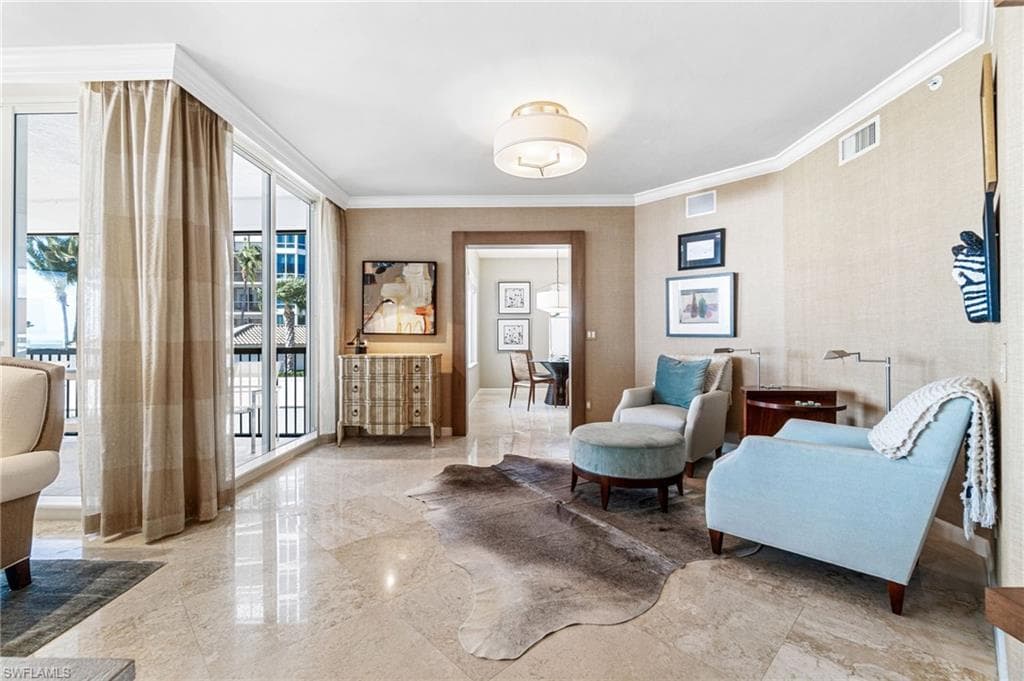 8473 Bay Colony Dr 304, Naples, FL 34108-7