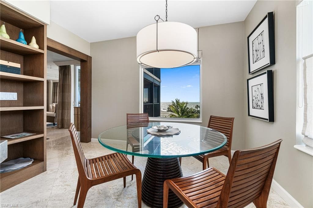 8473 Bay Colony Dr 304, Naples, FL 34108-8