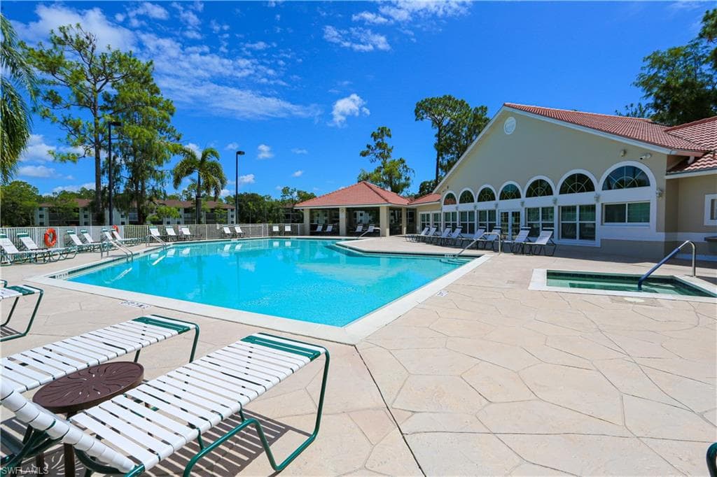 5754 Deauville Cir E104, Naples, FL 34112-35