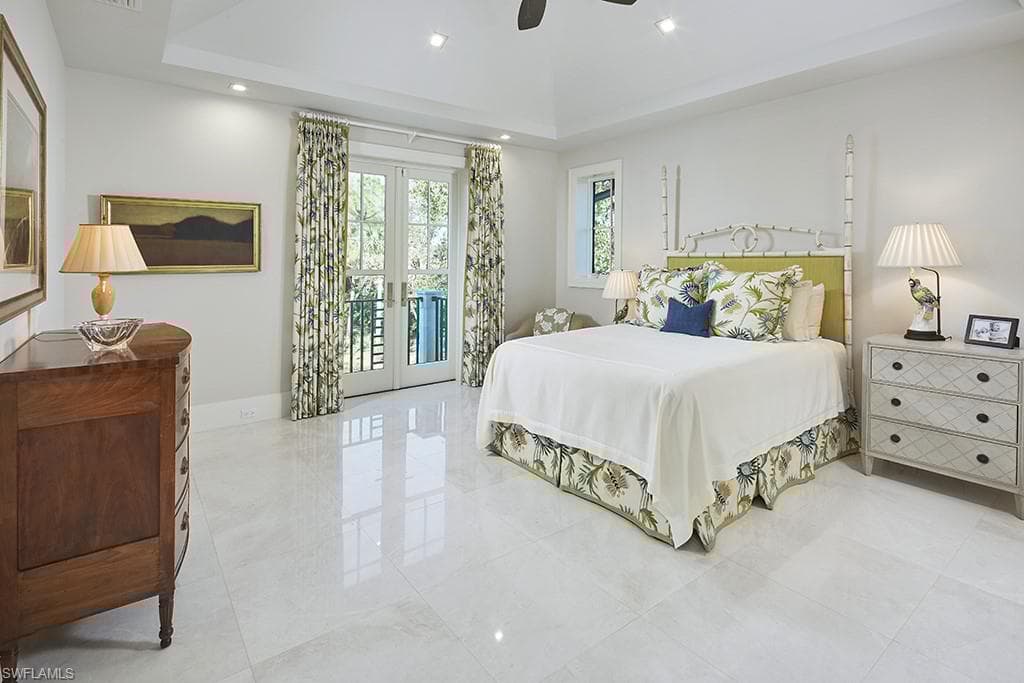 803 Shadow Lake Ln, Naples, FL 34108-12