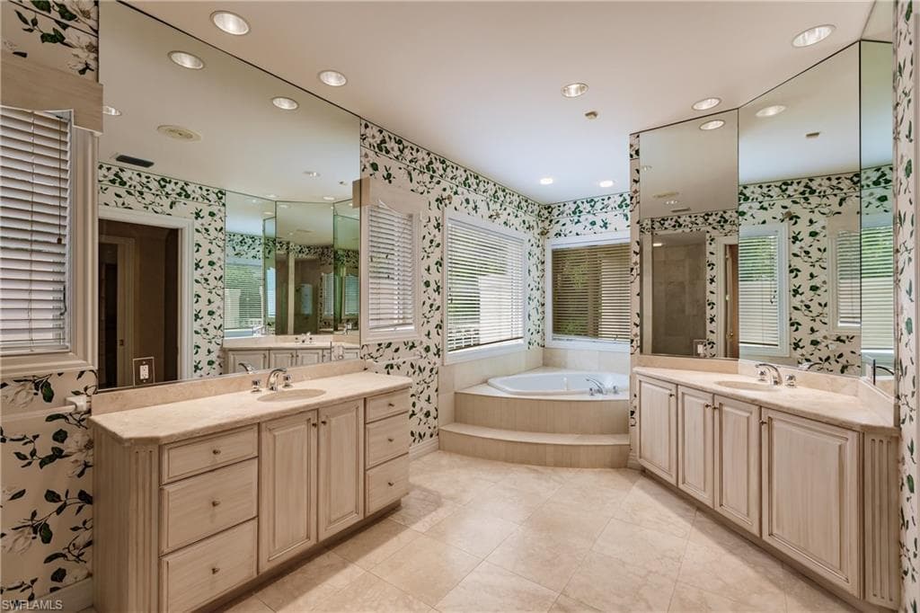 4485 Brynwood Dr, Naples, FL 34119-9