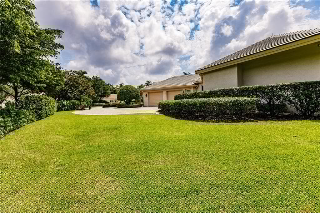 4485 Brynwood Dr, Naples, FL 34119-20