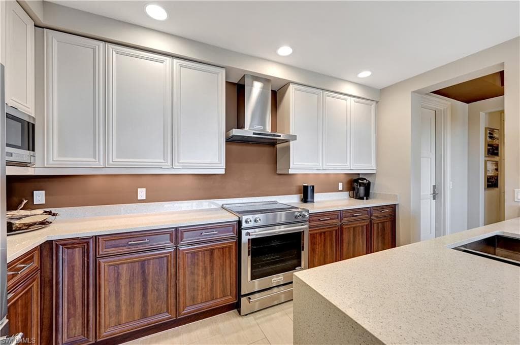 1030 3rd Ave S 307, Naples, FL 34102-13
