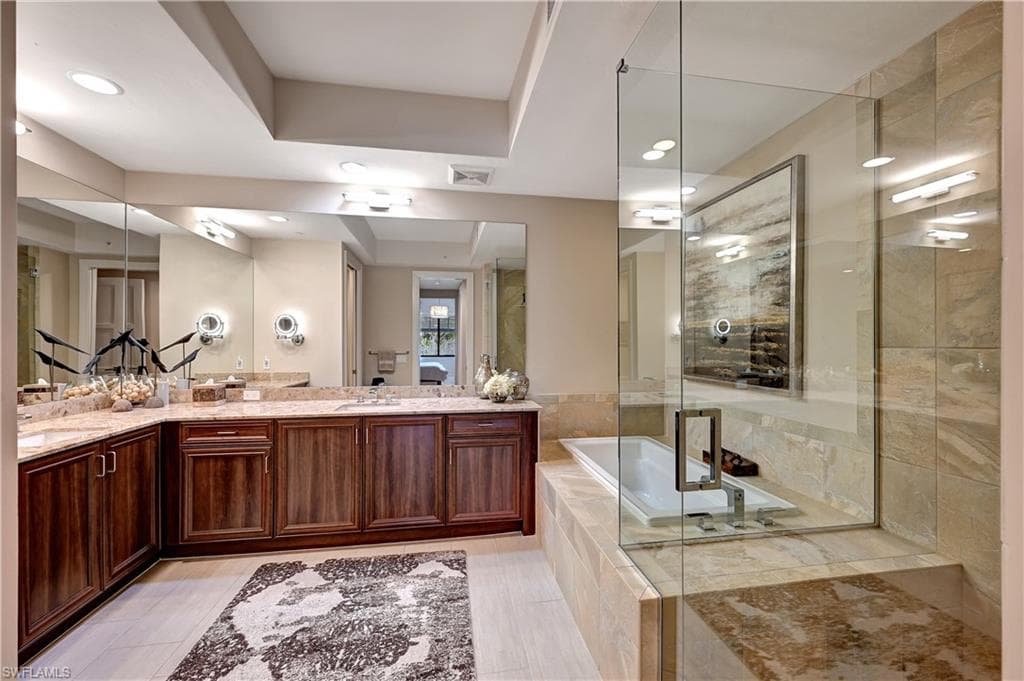 1030 3rd Ave S 307, Naples, FL 34102-21