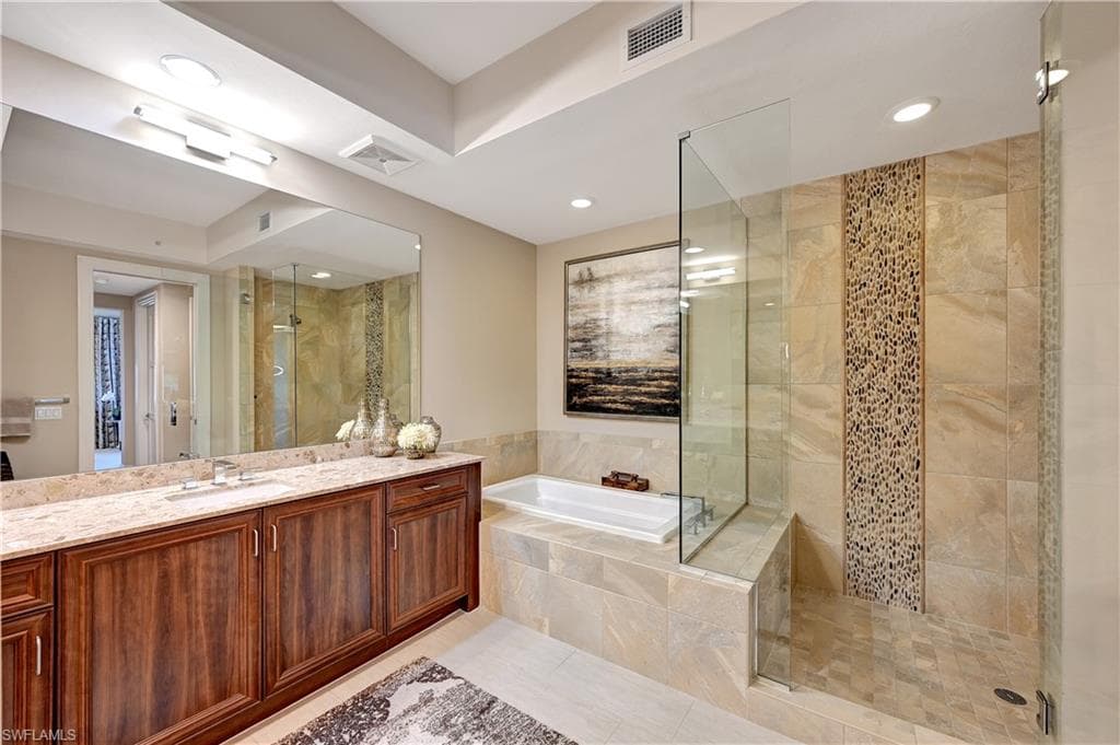 1030 3rd Ave S 307, Naples, FL 34102-22